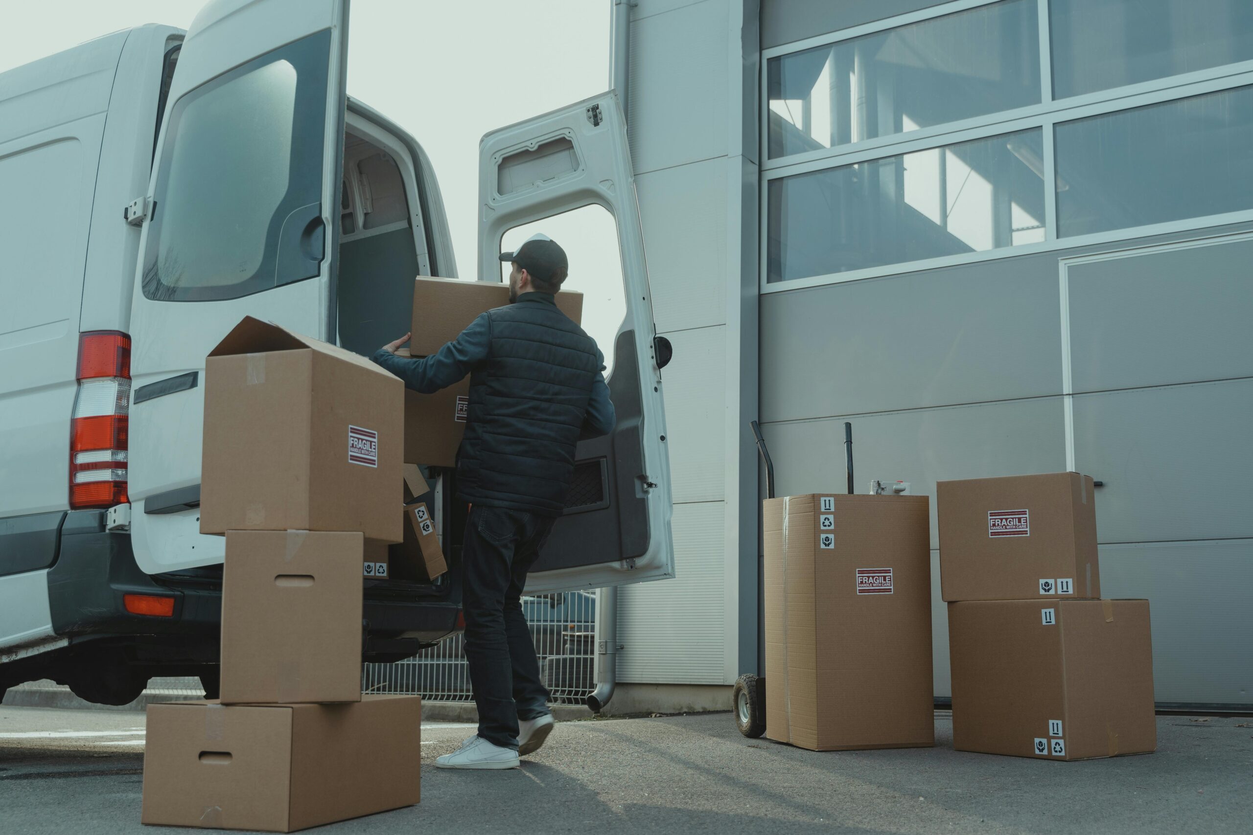 shipping services in uk