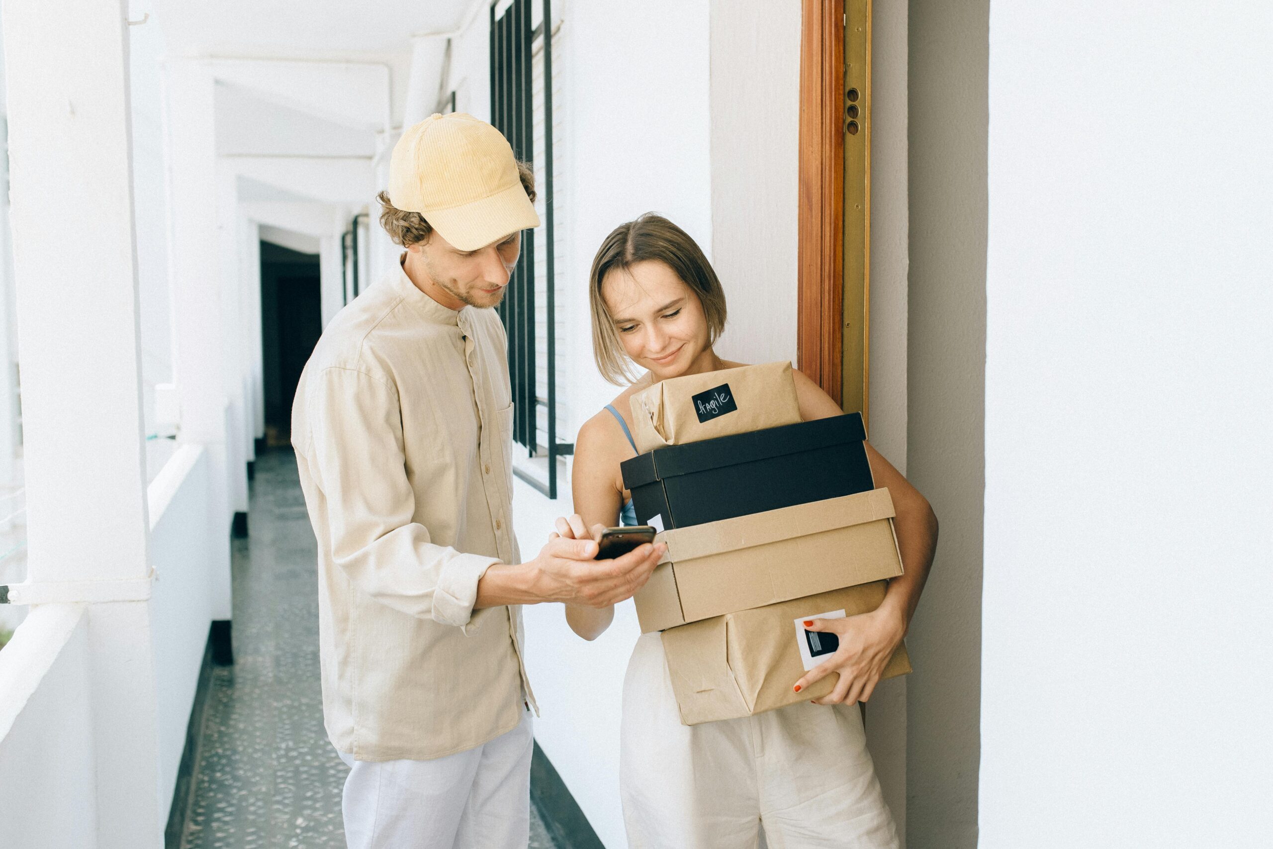 parcel delivery services in uk